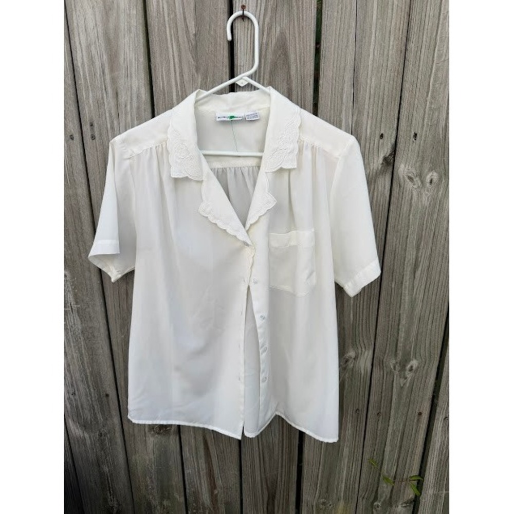 Vintage Coquette Alfred Dunner Blouse 16 Cream Embroidered Scallop Button Up